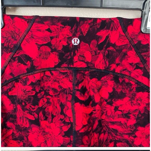 Lululemon Leggings Womens Sz 6 Floral Red Striped CompressionCrop Capri Gym Yoga - Picture 6 of 13